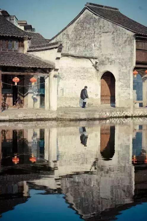 豆娃踢足球